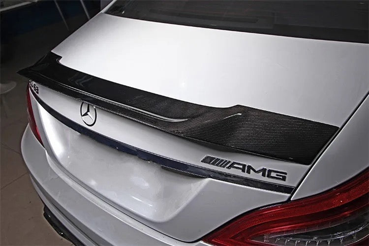Kit complet en fibre de carbone de style Renntech pour Mercedes Benz CLS63 (W218)