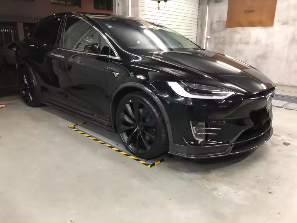 Tesla Model X (1st Gen) OEM+ Style Carbon Fibre Fender Trim Overlays