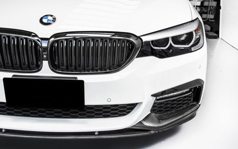 BMW G30/G31 5 Series M Performance Carbon Fibre Front Lip Spoiler with splitter covers for the M Sport BMW 5 Series Models - Designed with you in mind from the OEM BMW Front Lip spoiler to produce the best look that keeps with OEM styling for maximum effect. This product comes in 3 Pieces, the entire lower lip spoiler and two corner splitters. It is manufactured from 2*2 Carbon Fibre Twill. 