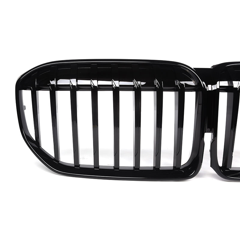 A BMW 7 Series Gloss Black Front Grille to fit the Facelift Models from 2020 onwards. Designed to be a perfect fit with no exceptions we have manufactured this product to not only provide a better styling route for the 7 series but to also increase the air intake capacity by adding larger gaps between the slats.