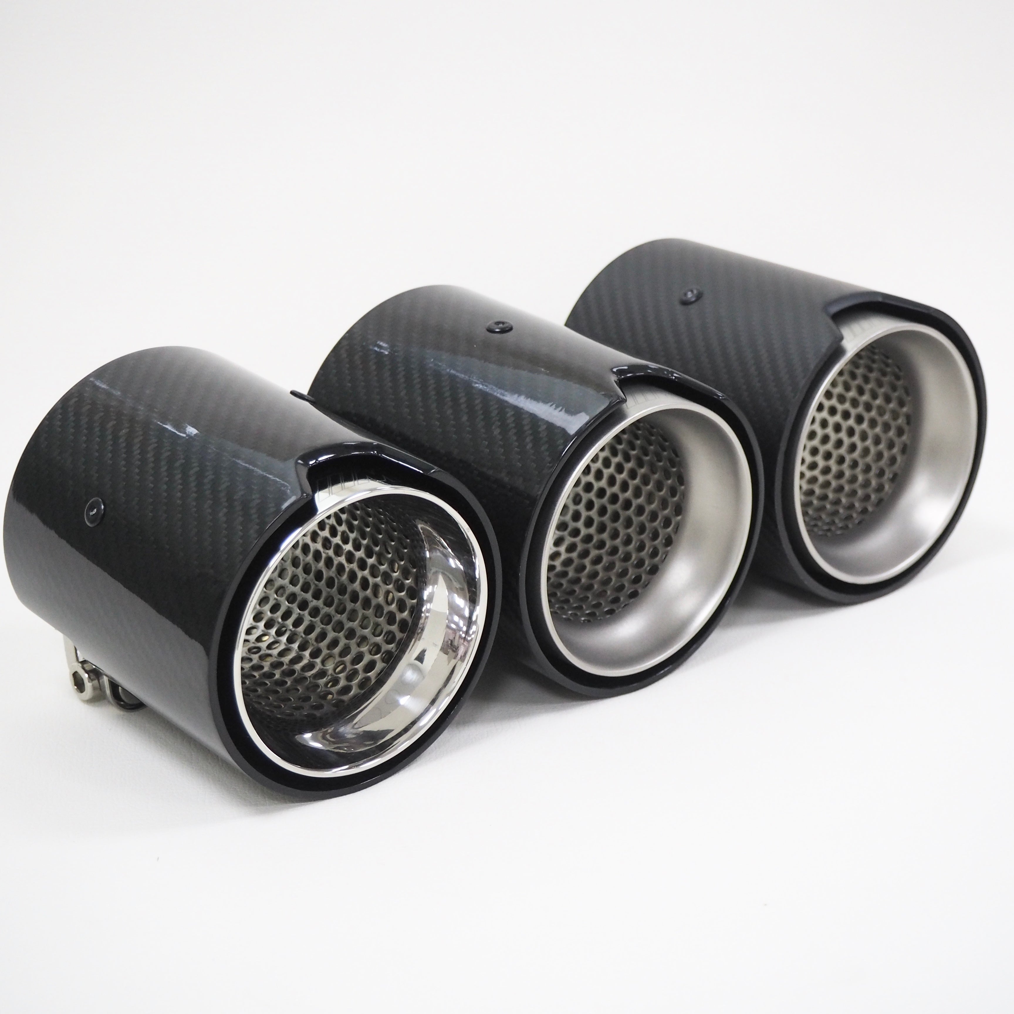 BMW 535I 535D 640I 640D Carbon Fibre M Performance Exhaust Tips - Designed to fit the Standard exhaust systems for the twin outlet exhaust systems on the 35I 40D Model BMWs. This product is manufactured using 304 Stainless steel Coated in black high-temperature paint and Real 2*2 Twill Carbon Fibre Shells. 
