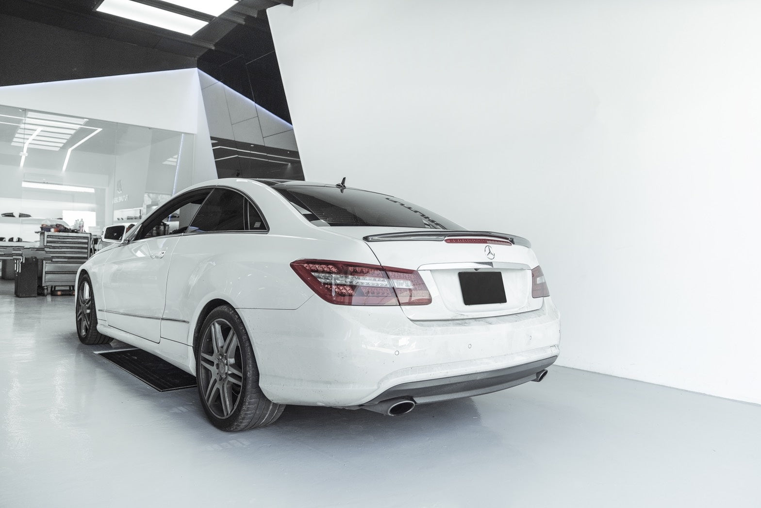 Mercedes Benz E-Class (C207) Prior Design Carbon Fibre Rear