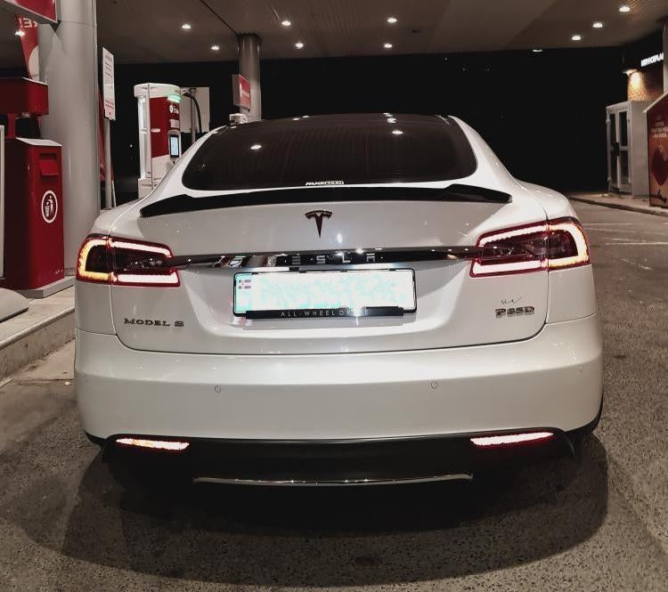 Tesla Model S 1st Gen PSM Style Carbon Fibre Rear Trunk Spoiler - Manufactured from Pre-Preg Carbon fibre and designed to fit perfectly onto the Model S trunk to give added style with the PSM Styling. Designed to fit the 2012,2013,2014,2015,2016,2017,2018,2019 and 2020 Models.