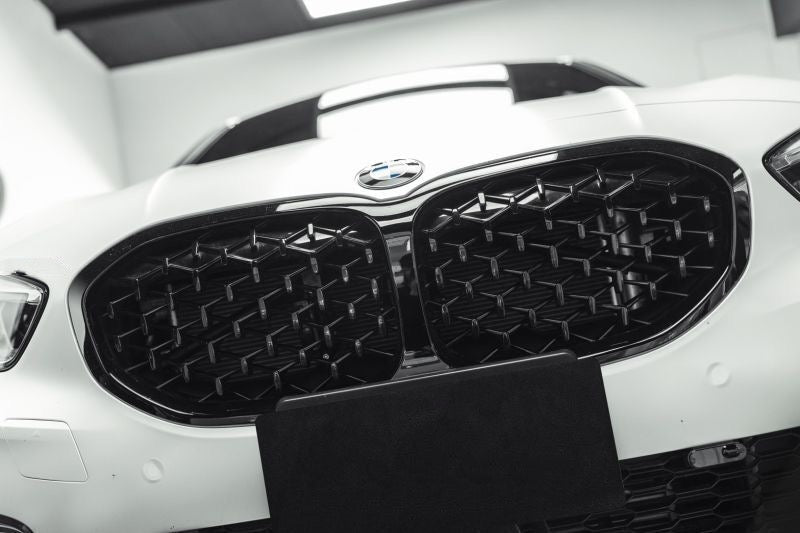 BMW 1 Series (F40) Diamond Style Gloss Black Front Grille Replacement - Manufactured from Gloss Black ABS Plastic to be a perfect direct replacement front grille for the BMW F40 1 Series Models. Enhancing the overall look of the front end of this stunning hatchback.