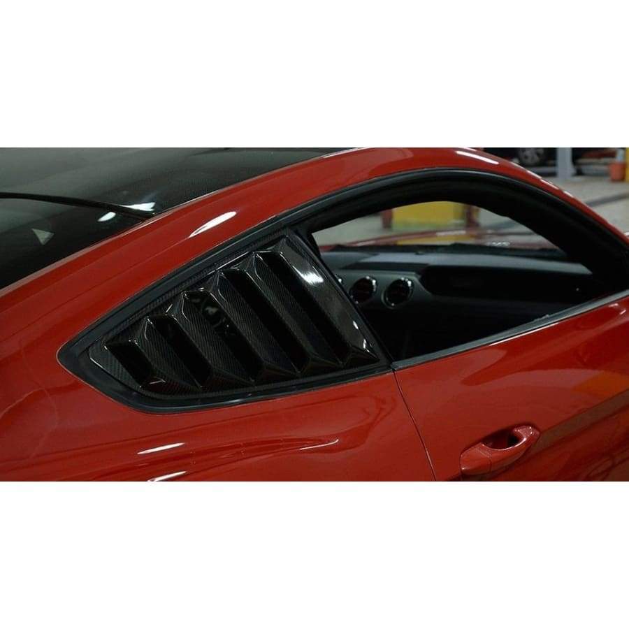 Ford Mustang Pre-Facelift (2015-2017) Carbon Fibre Rear Window Overlay Trims - Manufactured to enhance the look for your already stunning ford mustang with these aerodynamic window trims that deflect the air to create a grounded feel on your Mustang. This product is installed to the windows with provided double-sided tape. 