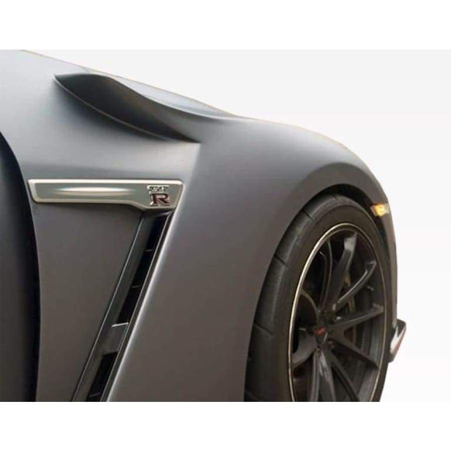  Nissan GTR R35 Carbon Fibre Add-On Fender Trims - Manufactured from 100% Carbon Fibre Weave. This product adds detail to your GTR that a purist will admire, with an easy install, this product enhances the fenders of the GTR by covering the OEM Plastic covers with stunning 2*2 Carbon Fibre Weave Trims. 